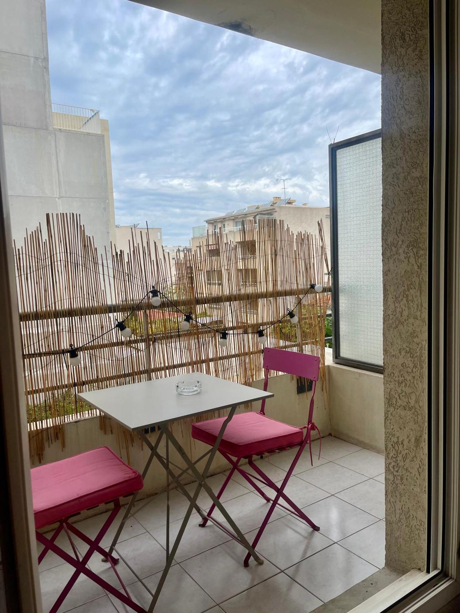 Studio Avec Place De Parking A La Timone Marselha Exterior foto